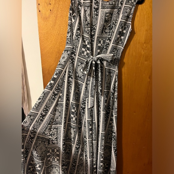 Sundress - Picture 3 of 7